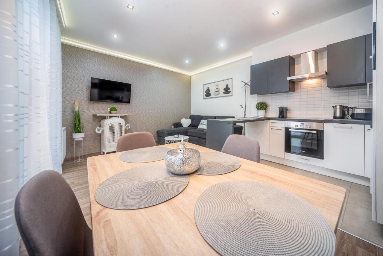 בודפשט Grace Pine Apartment 3 מראה חיצוני תמונה